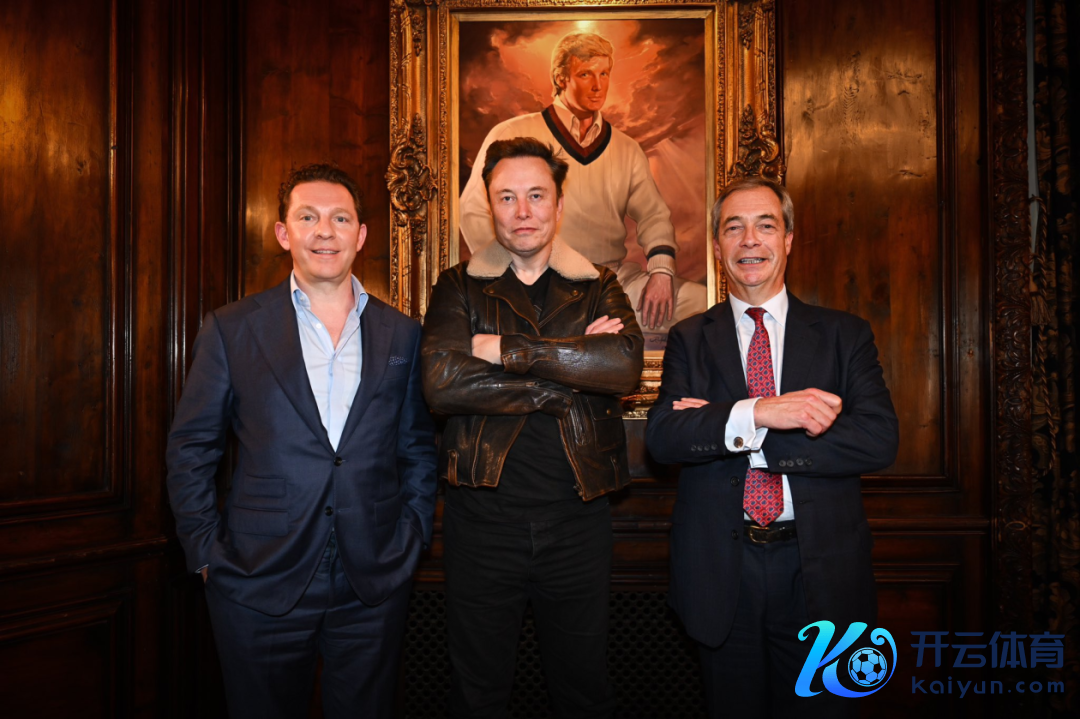 当地工夫17日，法拉奇（右）在酬酢平台X上共享一张他与马斯克（中）的合影。图源：法拉奇酬酢平台X账号